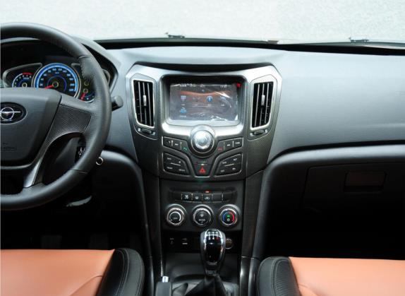 海马S7 2013款 2.0L 手动智享型 中控类   中控台