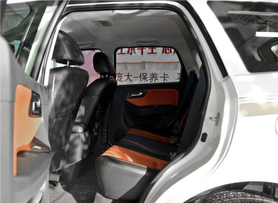 海马S7 2015款 2.0L 手动智享型 车厢座椅   后排空间