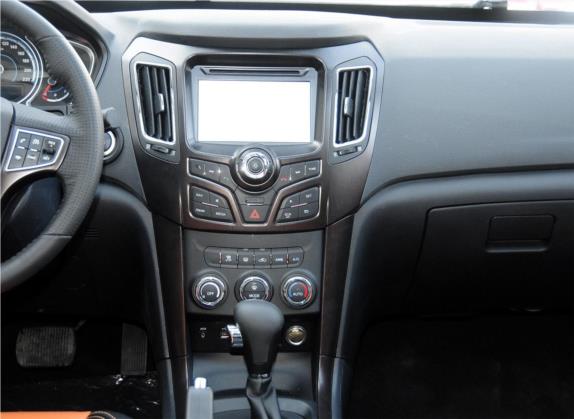 海马S7 2015款 2.0L 自动智臻型 中控类   中控台