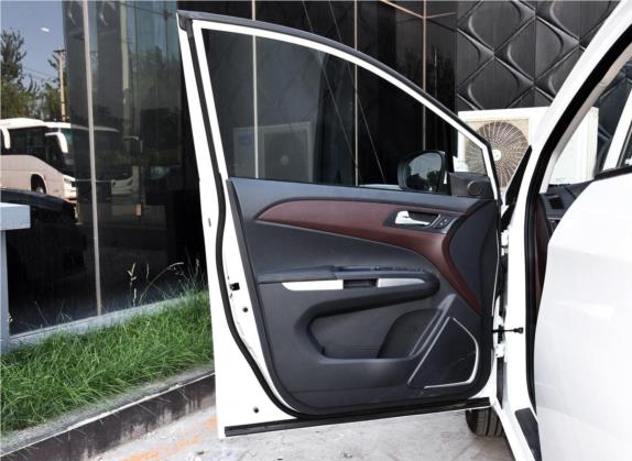 海马V70 2016款 2.0L 手动适·宜型 5座 车厢座椅   前门板