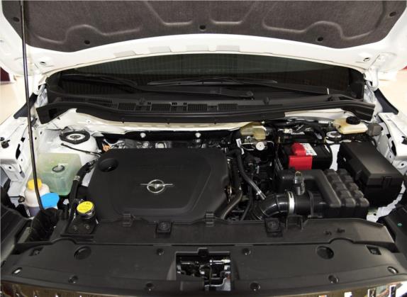 海马V70 2016款 2.0L 手动适·享型 6座 其他细节类   发动机舱