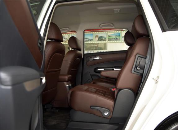 海马V70 2016款 2.0L 手动适·享型 6座 车厢座椅   后排空间