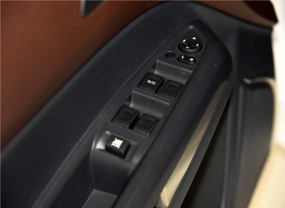 海马V70 2016款 2.0L 手动适·享型 6座 车厢座椅   门窗控制