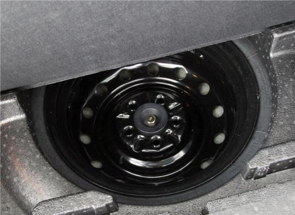 海马V70 2016款 2.0L 手动适·畅型 6座 其他细节类   备胎