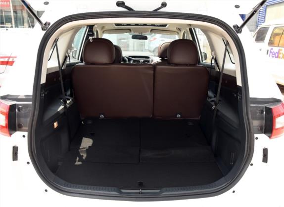 海马V70 2016款 1.5T 自动适·畅型 7座 车厢座椅   后备厢
