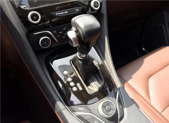 海马V70 2016款 1.5T 自动适·畅型 7座 中控类   挡把
