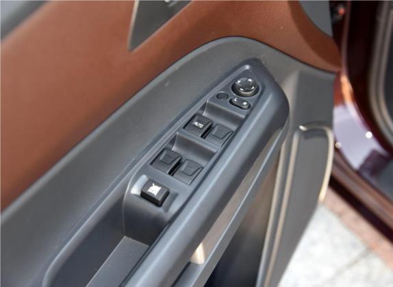 福美来MPV 2017款 七座版 1.5T 手动适·悦型 车厢座椅   门窗控制