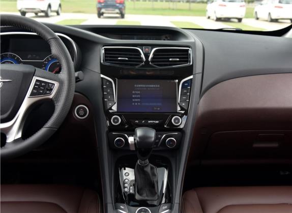 福美来MPV 2017款 六座版 1.5T 自动适·臻型 中控类   中控台