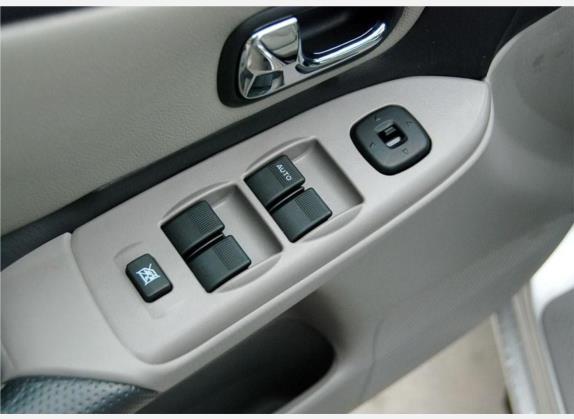 海福星 2010款 1.6L 手动舒适天窗版 车厢座椅   门窗控制