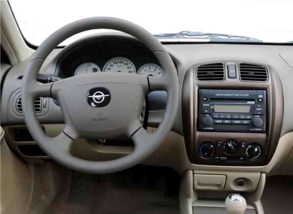 海福星 2011款 1.3L 手动豪华型 中控类   驾驶位