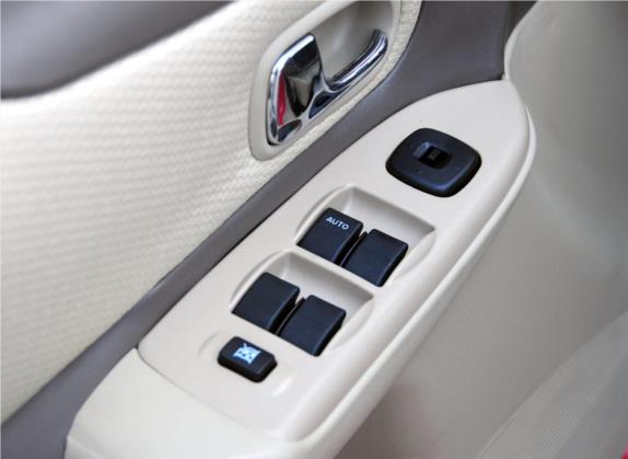海福星 2011款 1.3L 手动豪华型 车厢座椅   门窗控制