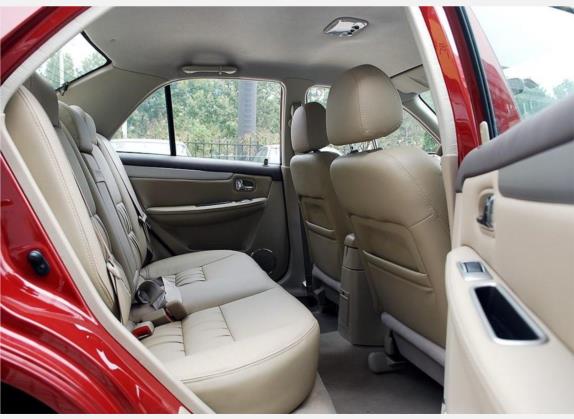 福美来 2006款 1.6L 自动舒适DX 车厢座椅   后排空间