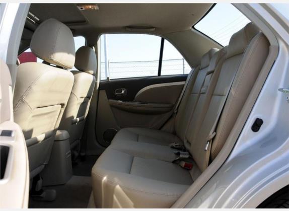 福美来 2010款 1.6L 手动豪华版 车厢座椅   后排空间