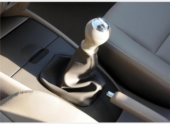 福美来 2010款 1.6L 手动豪华版 中控类   挡把