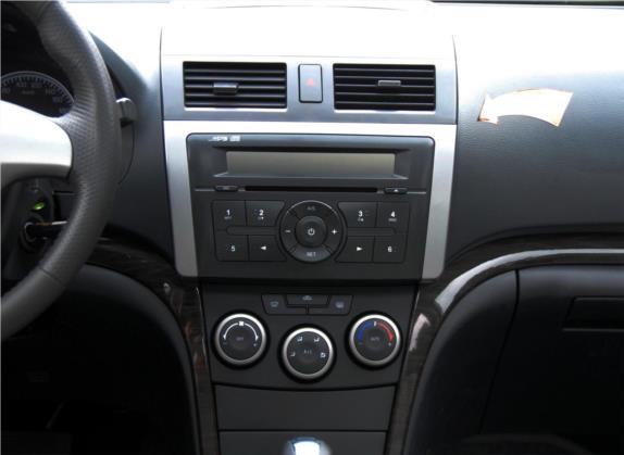 福美来 2011款 1.6L 自动豪华版 中控类   中控台