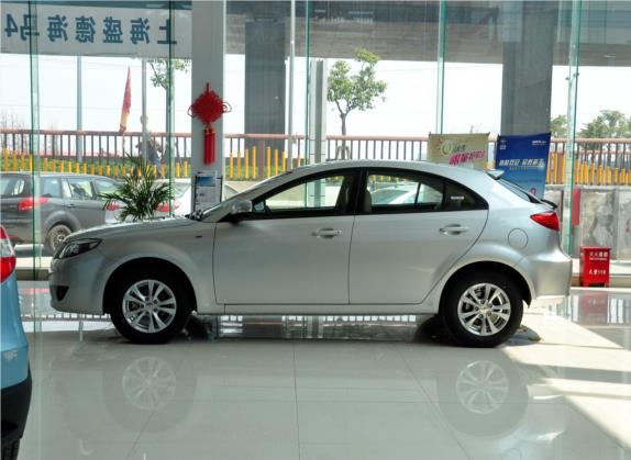 福美来 2012款 两厢 1.6L 手动精英版 外观   正侧