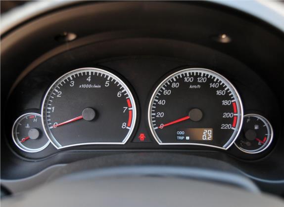 福美来 2012款 两厢 1.6L 手动精英版 中控类   仪表盘
