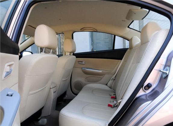 福美来 2012款 三厢 1.6L 手动精英版 车厢座椅   后排空间