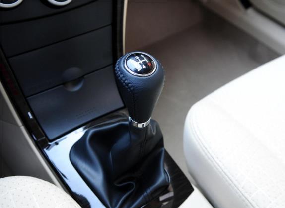福美来 2012款 三厢 1.6L 手动精英版 中控类   挡把