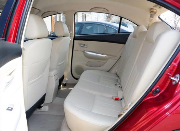 福美来 2012款 两厢 1.6L 自动精英版 车厢座椅   后排空间