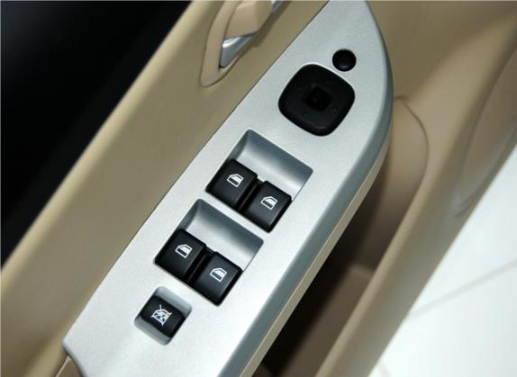 福美来 2012款 两厢 1.6L 手动旗舰版 车厢座椅   门窗控制