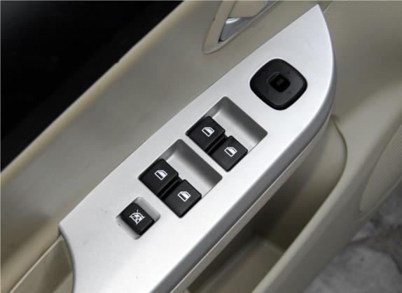 福美来 2013款 三厢 1.6L 手动精英版 车厢座椅   门窗控制