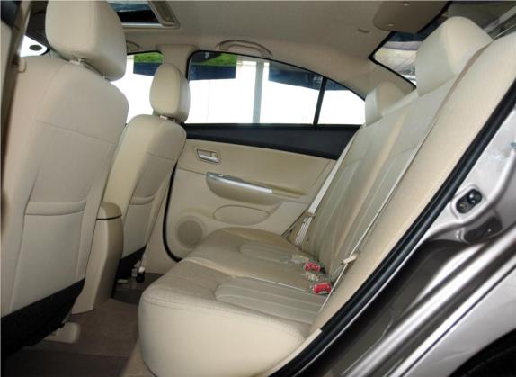 福美来 2013款 三厢 1.6L 手动旗舰版 车厢座椅   后排空间
