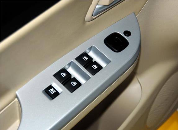 福美来 2013款 三厢 1.6L 手动旗舰版 车厢座椅   门窗控制