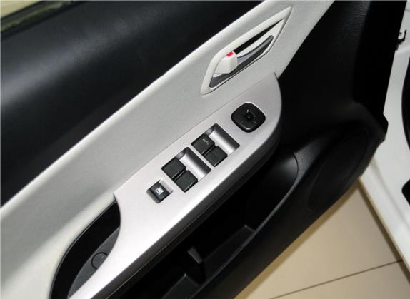 福美来 2014款 三厢 1.6L 手动冠军版 车厢座椅   门窗控制