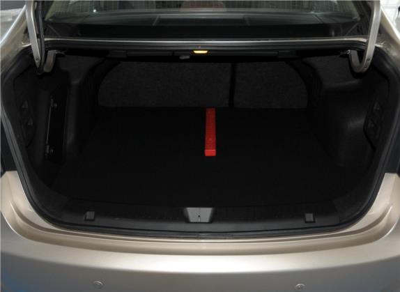 福美来 2014款 M5 1.6L 自动尊贵型 车厢座椅   后备厢