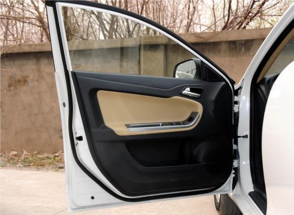 福美来 2014款 M5 1.6L 手动舒适型 车厢座椅   前门板