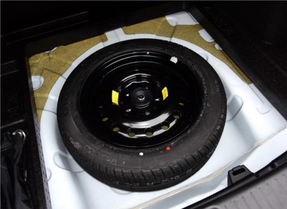 福美来 2014款 M5 1.6L 手动尊贵型 其他细节类   备胎