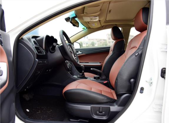 福美来 2014款 M5 1.6L 手动尊贵型 车厢座椅   前排空间