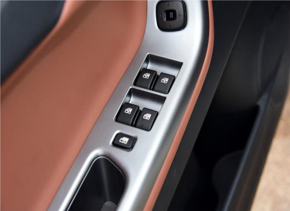 福美来 2014款 M5 1.6L 手动尊贵型 车厢座椅   门窗控制