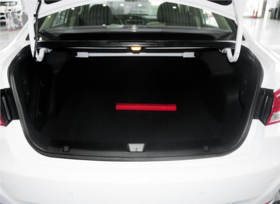 福美来 2014款 M5 1.6L 自动精英型 车厢座椅   后备厢