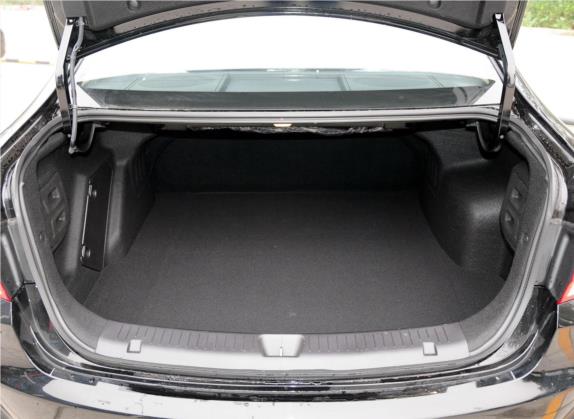 福美来 2014款 M5 1.6L 手动标准型 车厢座椅   后备厢