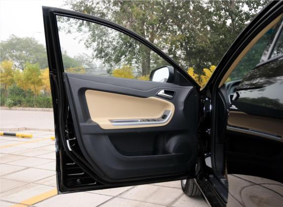 福美来 2014款 M5 1.6L 手动标准型 车厢座椅   前门板