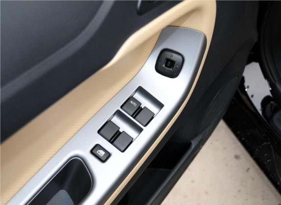 福美来 2014款 M5 1.6L 手动标准型 车厢座椅   门窗控制