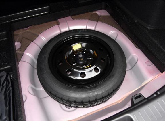 福美来 2015款 M5 1.6L 手动挚爱版 其他细节类   备胎