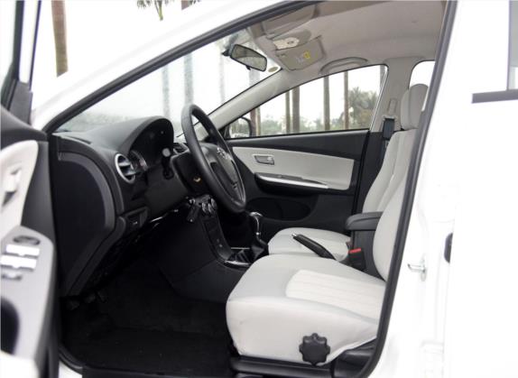 福美来 2015款 经典 1.6L 手动精英版 车厢座椅   前排空间