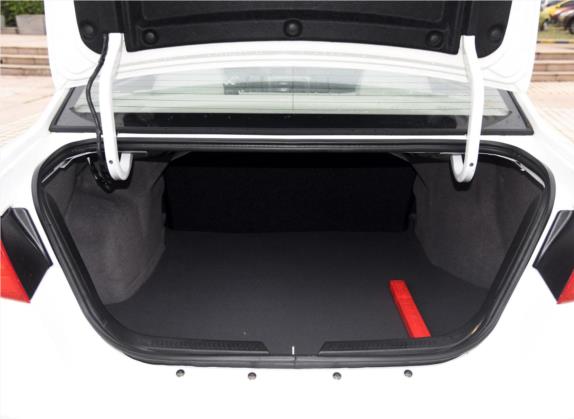 福美来 2015款 经典 1.6L 手动精英版 车厢座椅   后备厢