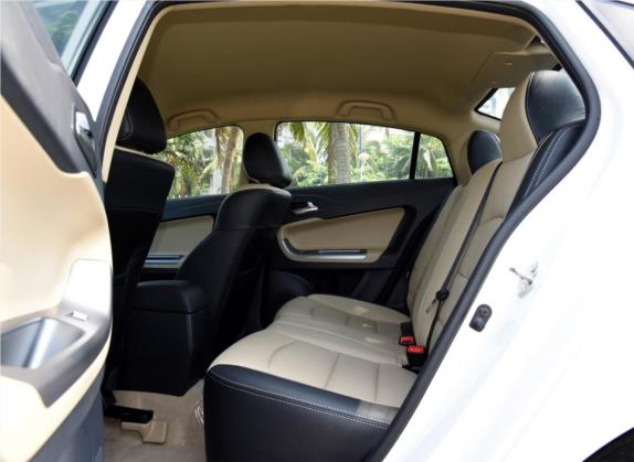福美来 2015款 1.6L 手动品尚型 车厢座椅   后排空间