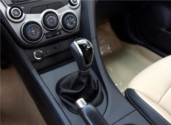 福美来 2015款 1.6L 手动品尚型 中控类   挡把