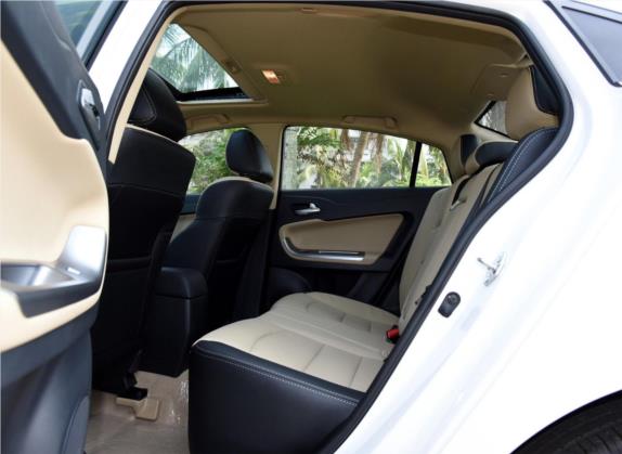 福美来 2015款 1.6L 手动智尚型 车厢座椅   后排空间