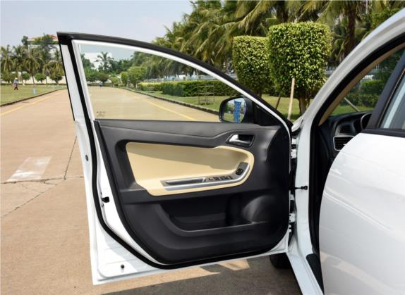 福美来 2015款 1.6L 自动品尚型 车厢座椅   前门板