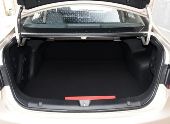 福美来 2016款 1.6L 手动品尚型升级版 车厢座椅   后备厢