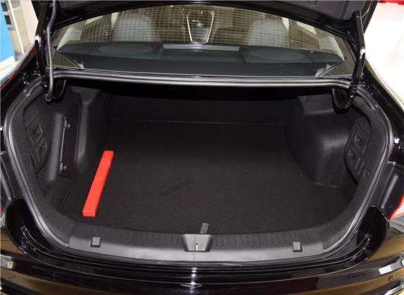 福美来 2017款 1.6L 自动豪华型 车厢座椅   后备厢