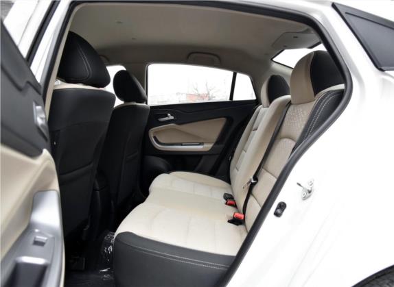 福美来 2017款 1.6L 手动金融版 车厢座椅   后排空间