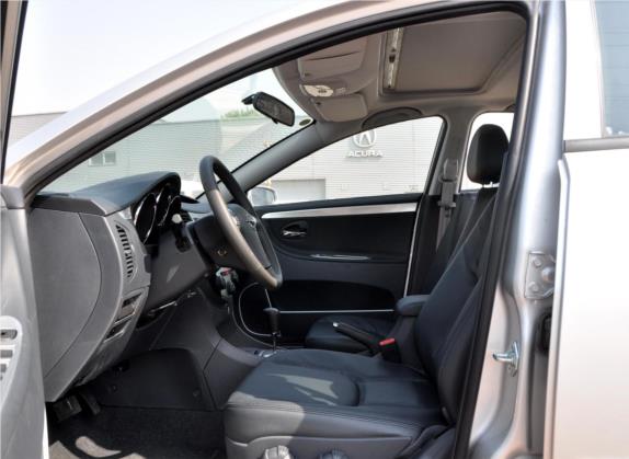 海马3 2010款 1.6L 自动豪华版 车厢座椅   前排空间