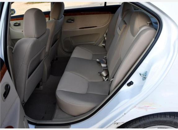 欢动 2009款 1.6L 手动舒适型 车厢座椅   后排空间